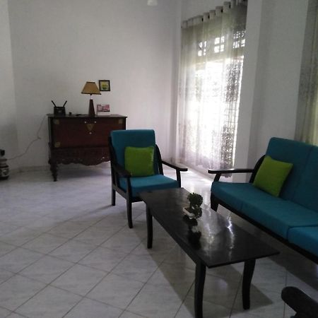 Anusha Apartment 15 Homestay Ґалле Екстер'єр фото