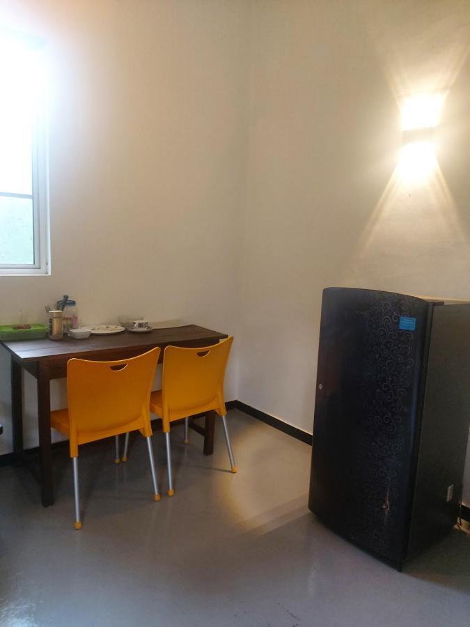 Anusha Apartment 15 Homestay Ґалле Екстер'єр фото