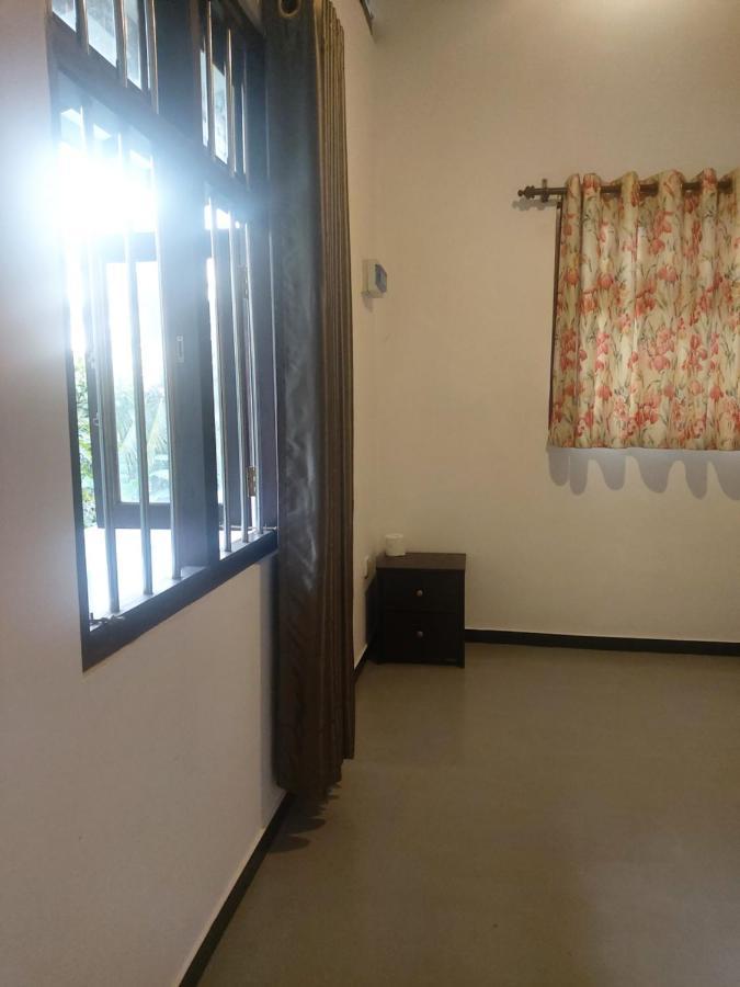 Anusha Apartment 15 Homestay Ґалле Екстер'єр фото
