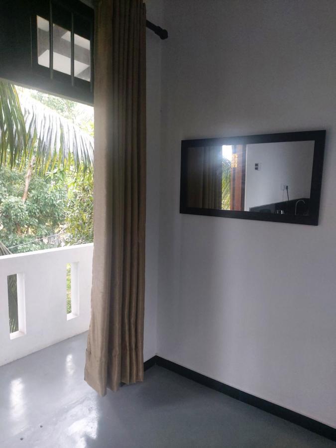 Anusha Apartment 15 Homestay Ґалле Екстер'єр фото