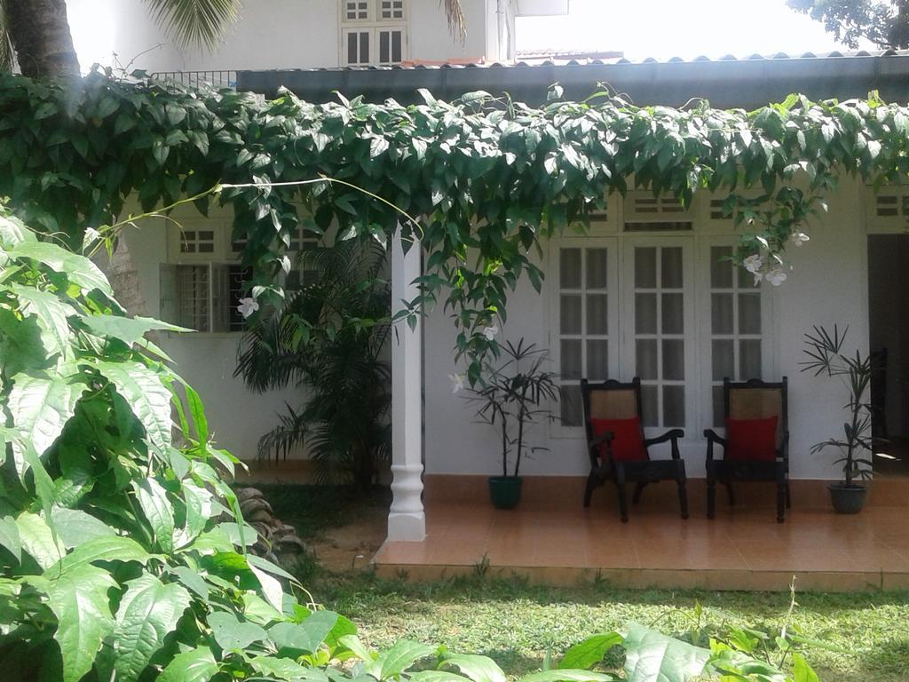 Anusha Apartment 15 Homestay Ґалле Екстер'єр фото