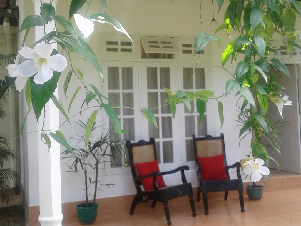 Anusha Apartment 15 Homestay Ґалле Екстер'єр фото