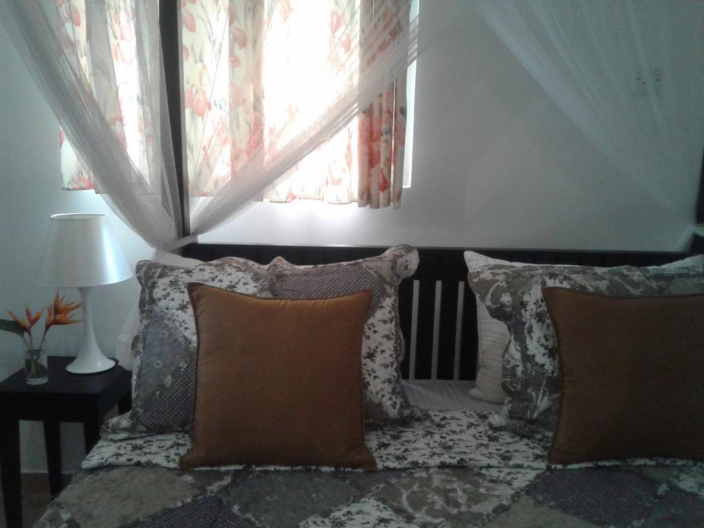 Anusha Apartment 15 Homestay Ґалле Екстер'єр фото