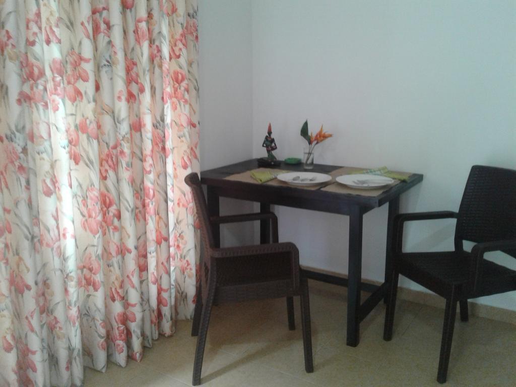 Anusha Apartment 15 Homestay Ґалле Екстер'єр фото